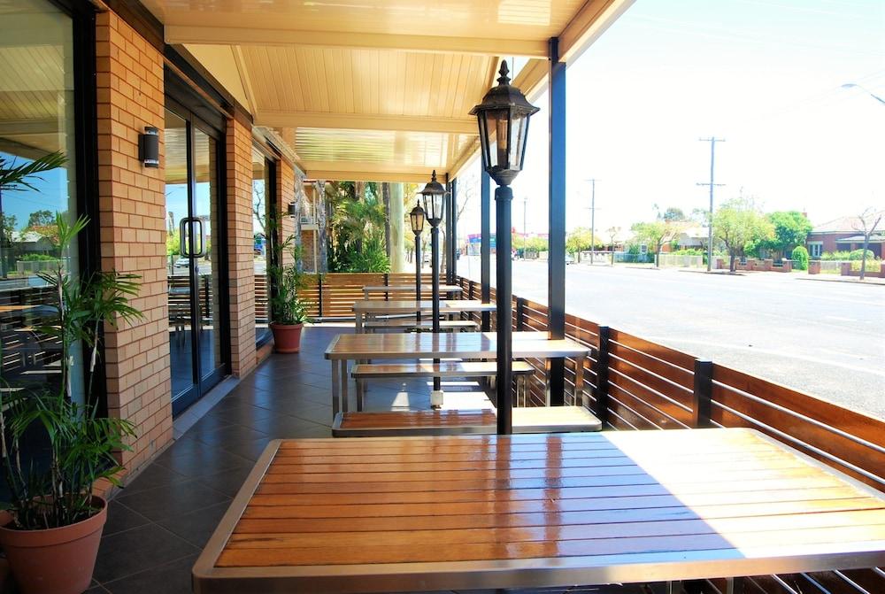 Golden West Motor Inn Dubbo Exterior photo