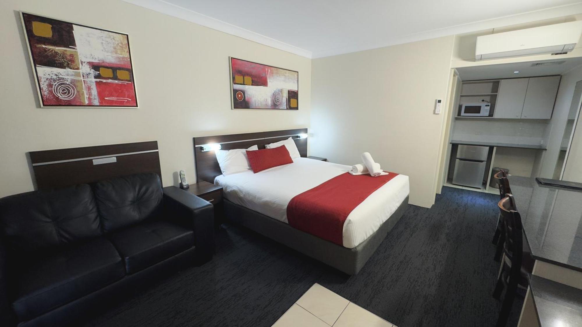 Golden West Motor Inn Dubbo Exterior photo